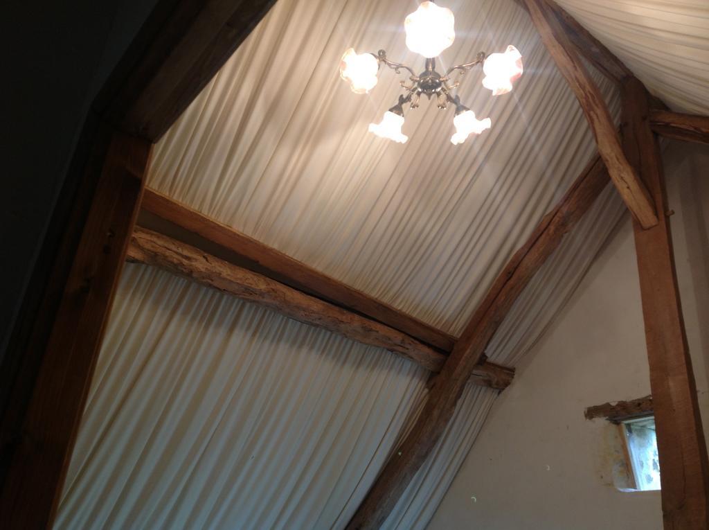 Saint-Pierre-du-Lorouër Thesecretgarden-France Bed & Breakfast 部屋 写真